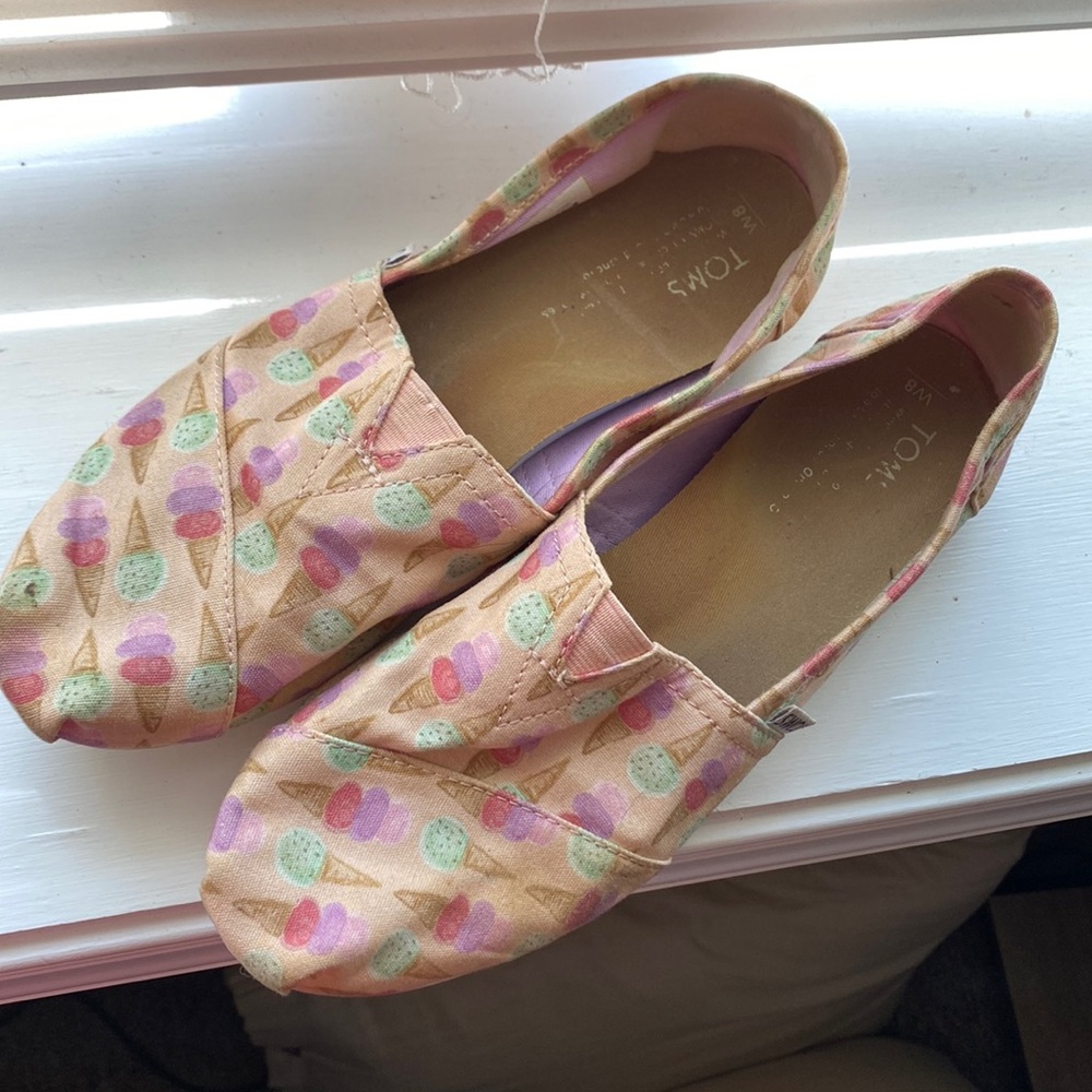 TOMS Ice Cream Cone Alpargata Shoes, size 8